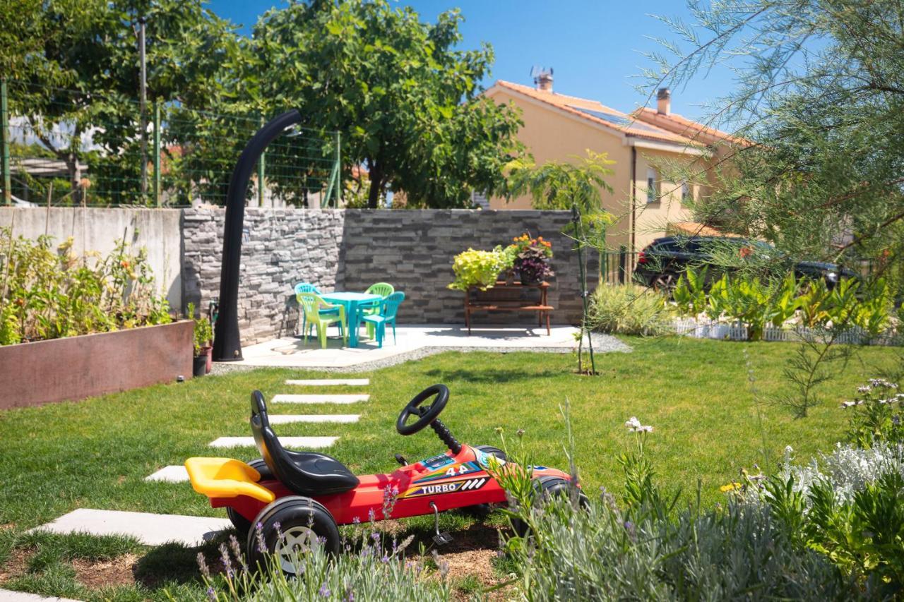 Apartment Odore Di Mare With Beautiful Garden Krk Town Exterior foto